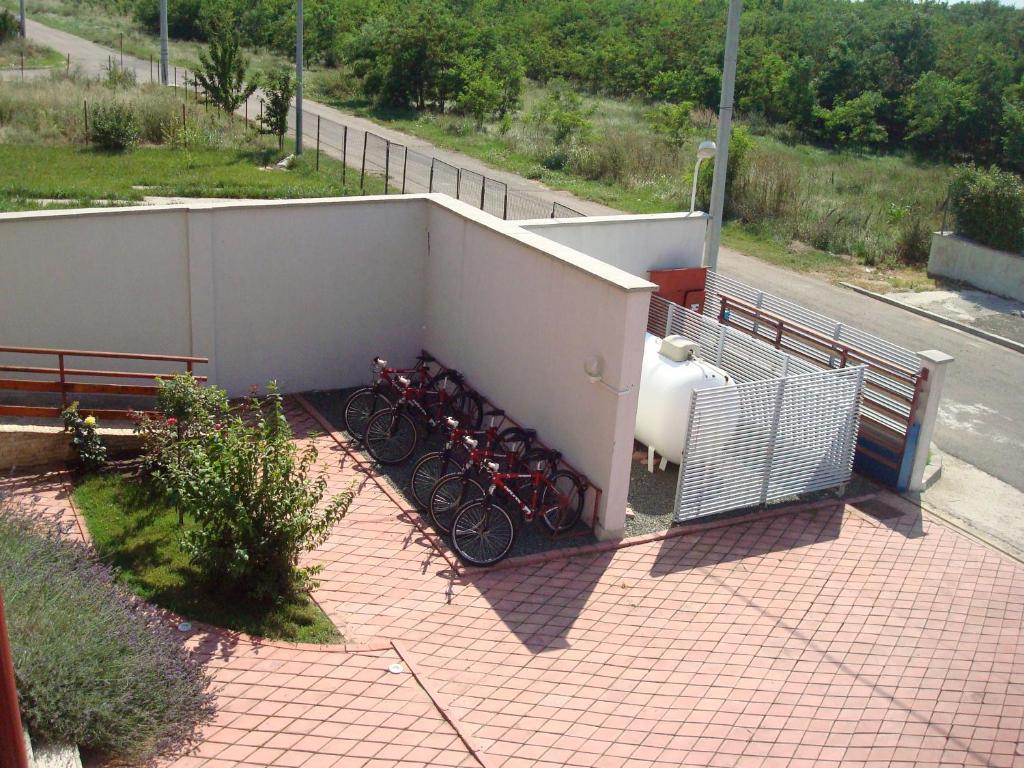 Pension Oasis Костінешть Екстер'єр фото