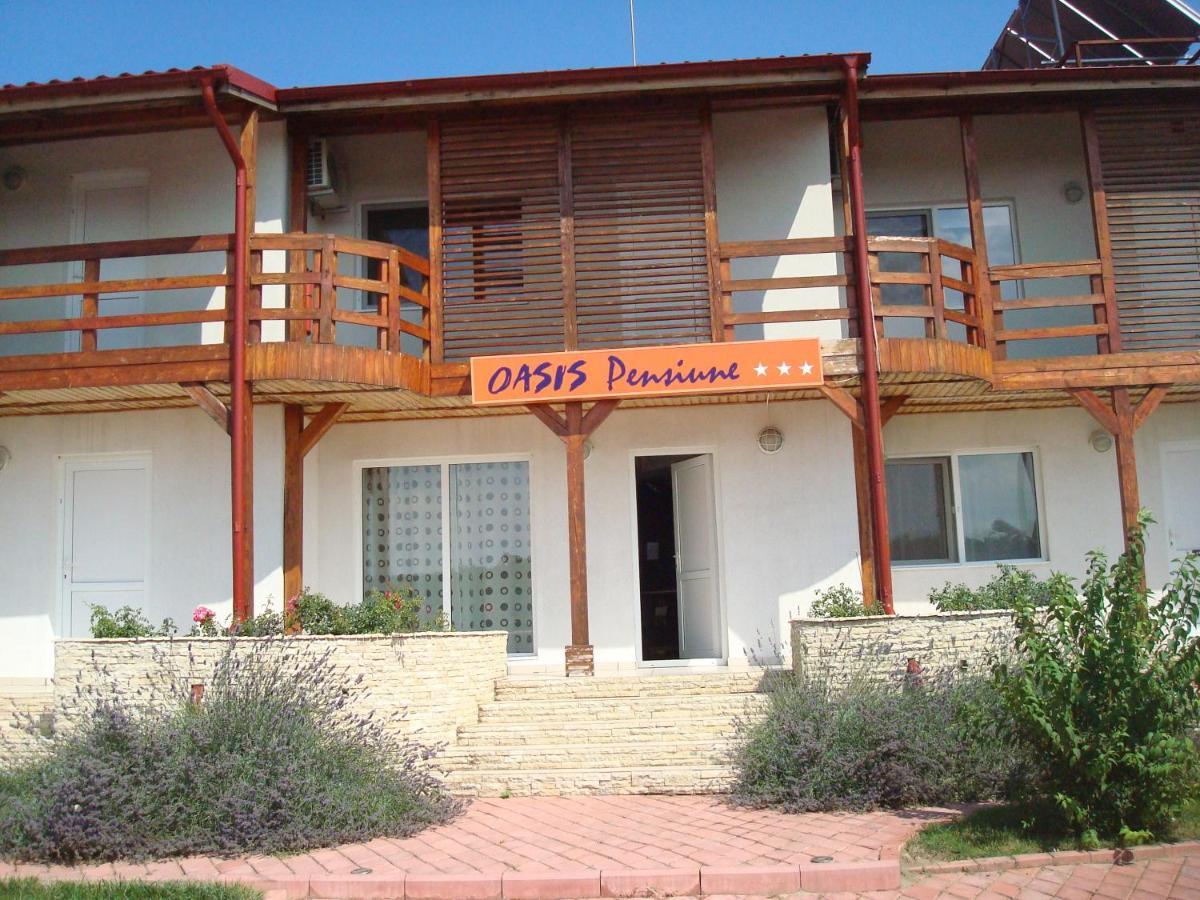 Pension Oasis Костінешть Екстер'єр фото